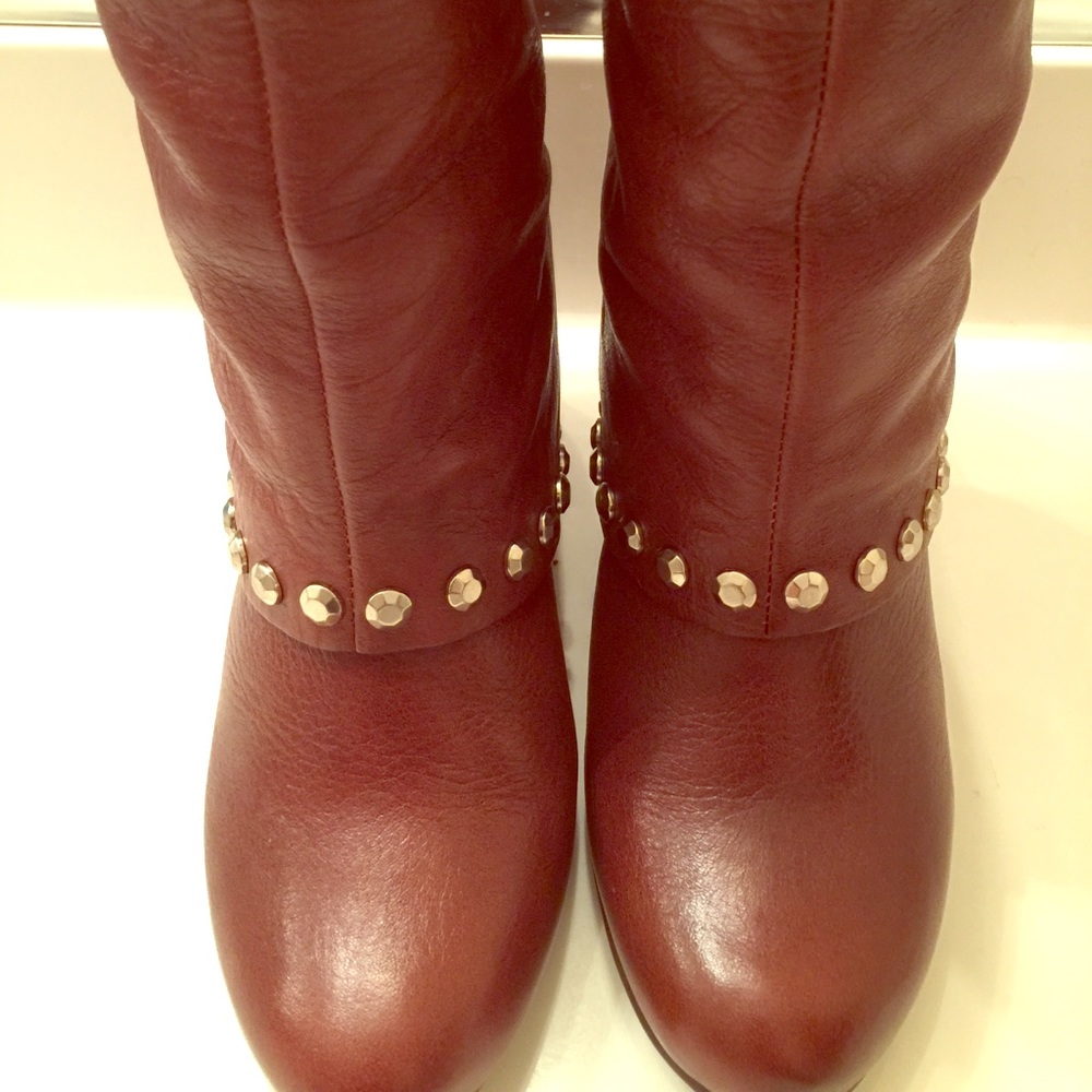Gorgeous BCBG BOOTS 👢! Mint condition NWB!